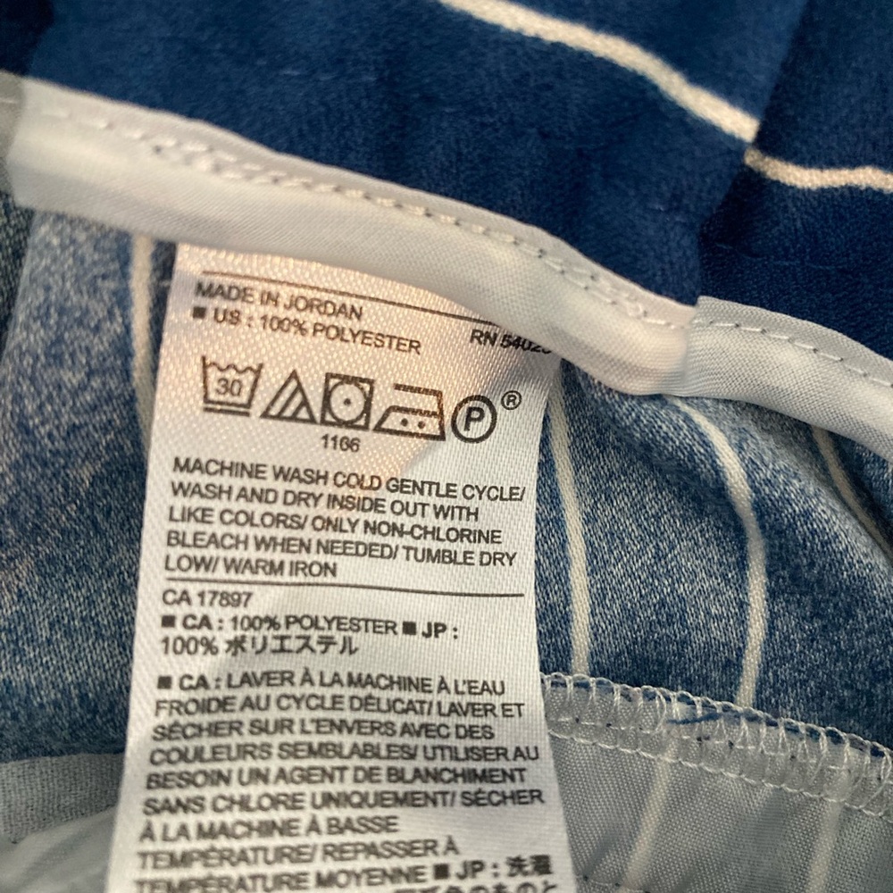 Banana Republic Factory 8 Petite Blue and White Cropped Pinstripe Pants - Picture 10 of 10